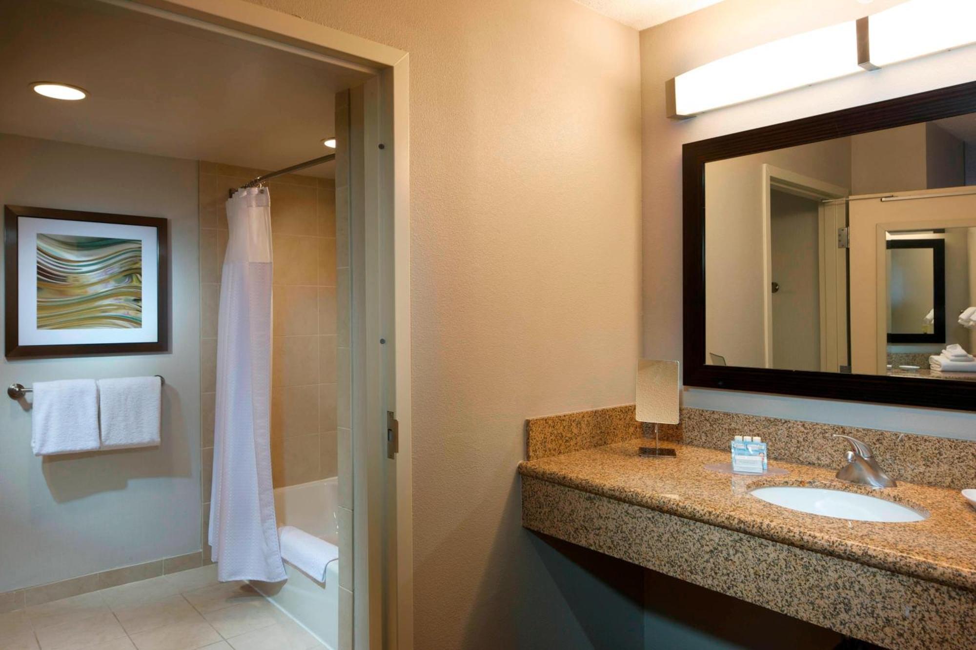 Courtyard By Marriott Jackson Hotel Bagian luar foto